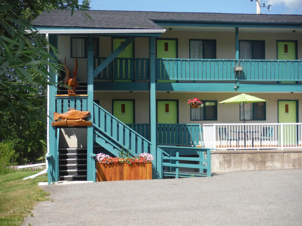 Robber'S Roost Motel New Hazelton Exterior photo